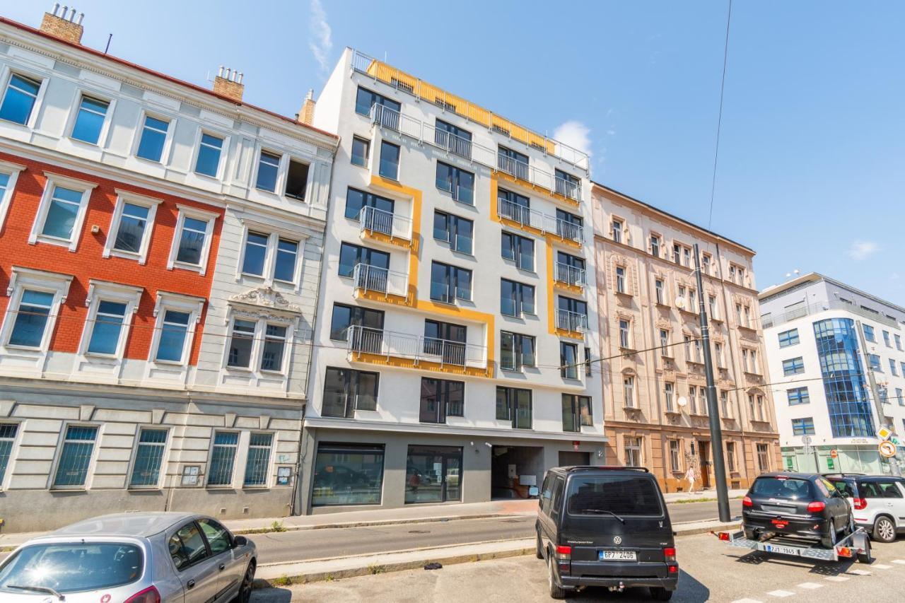 Brand New Studio Apartment # 42 In Brand New Building With Free Parking In The Center Prága Kültér fotó