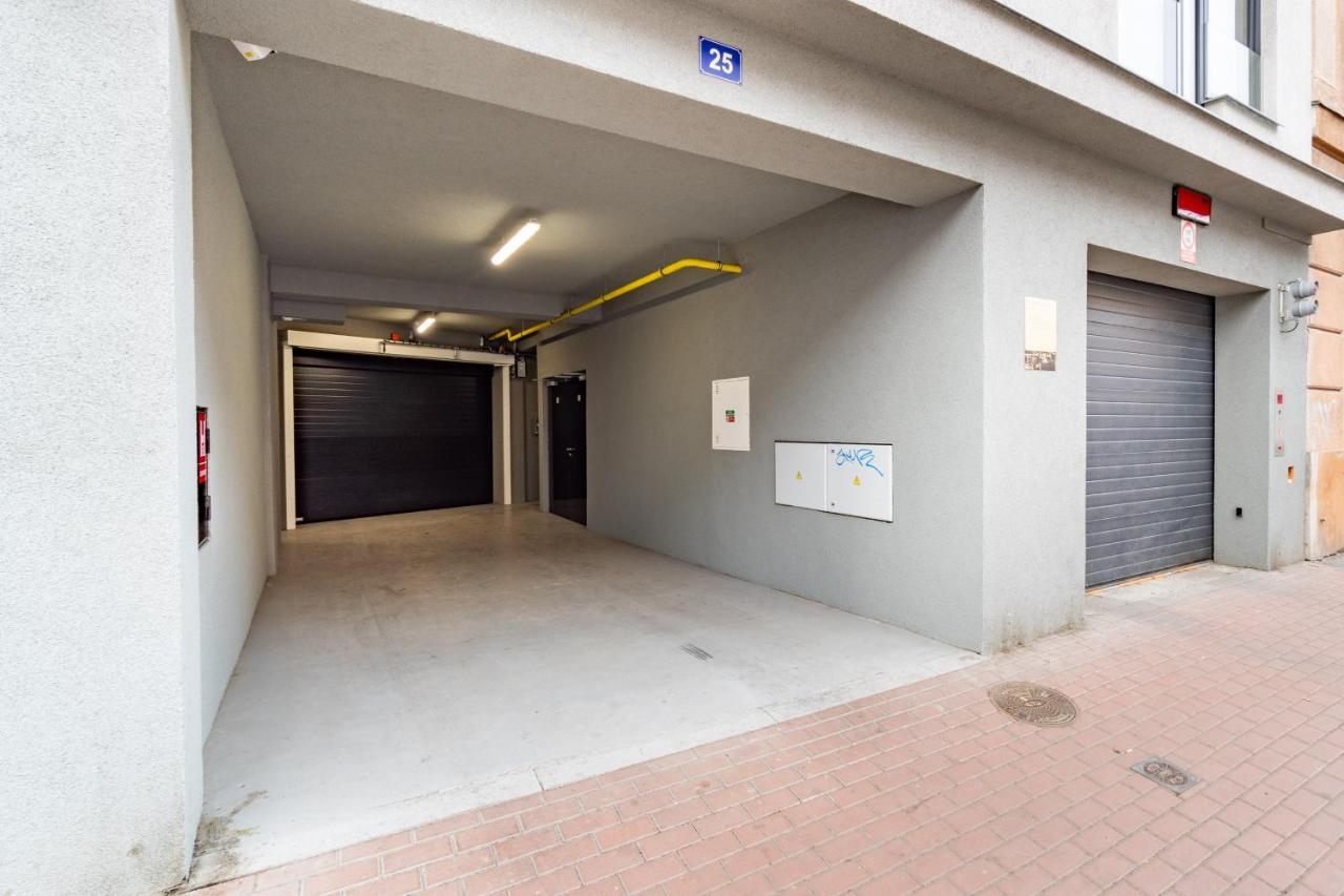 Brand New Studio Apartment # 42 In Brand New Building With Free Parking In The Center Prága Kültér fotó